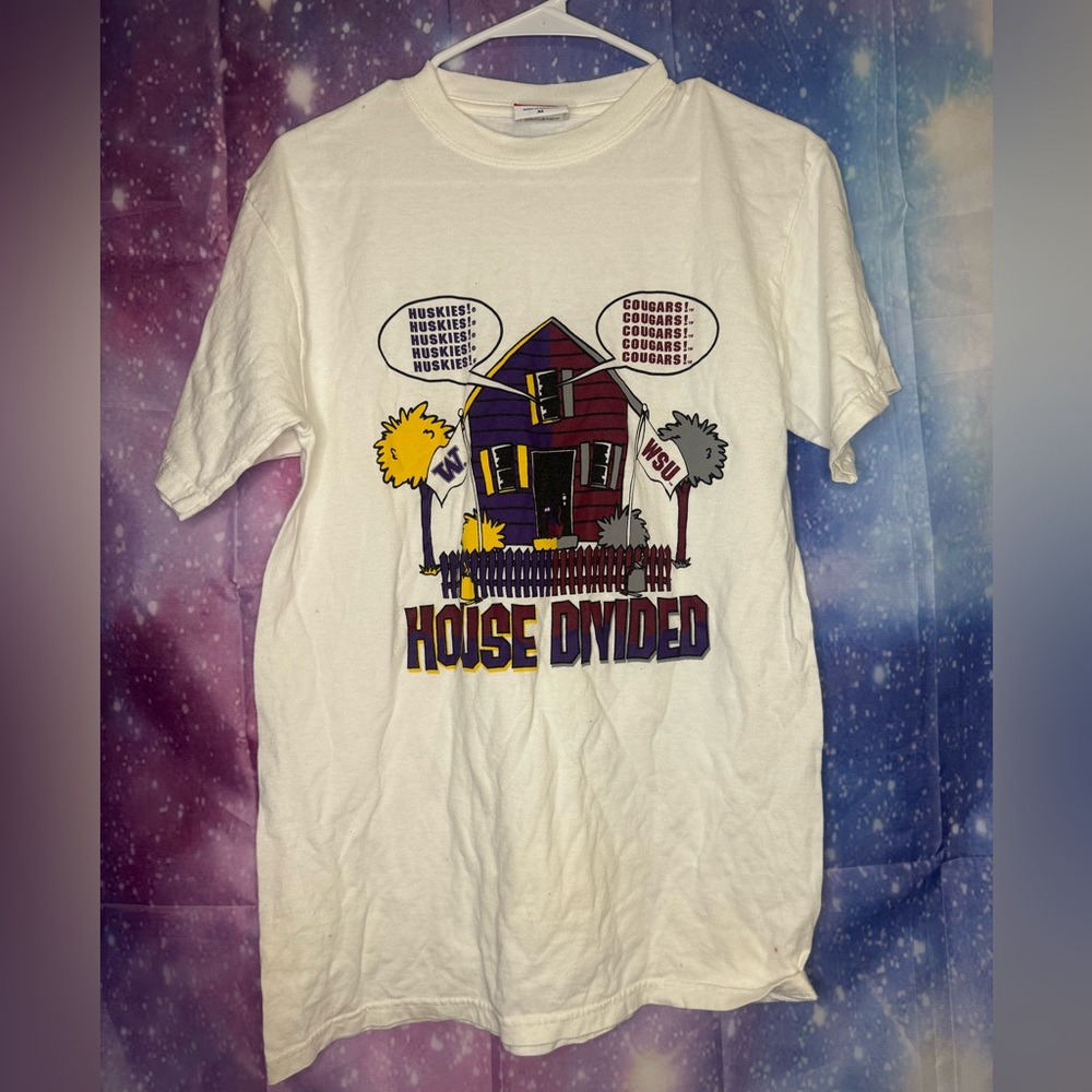 UW & WSU split house T-shirt 🛍